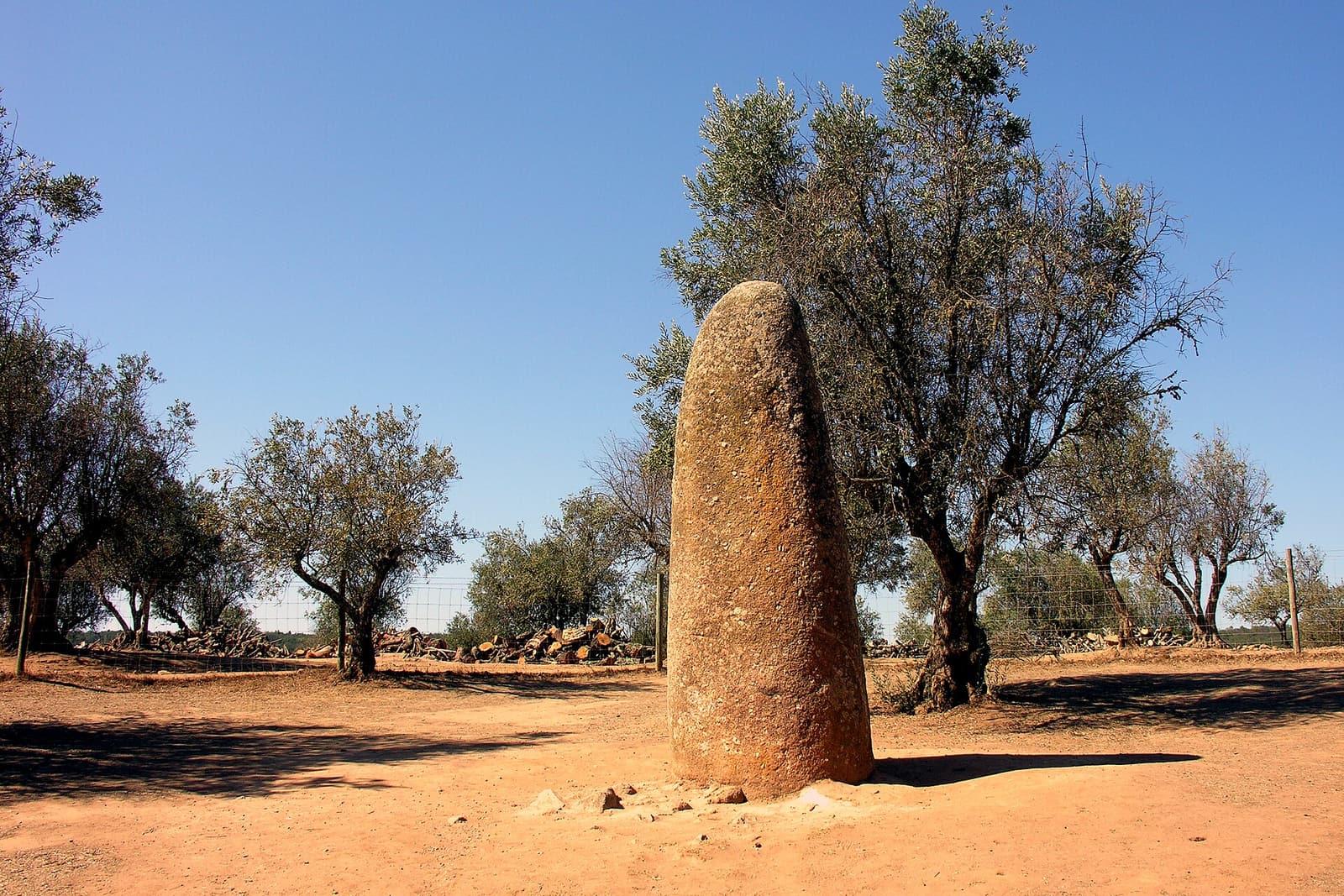 Menir dos Almendres