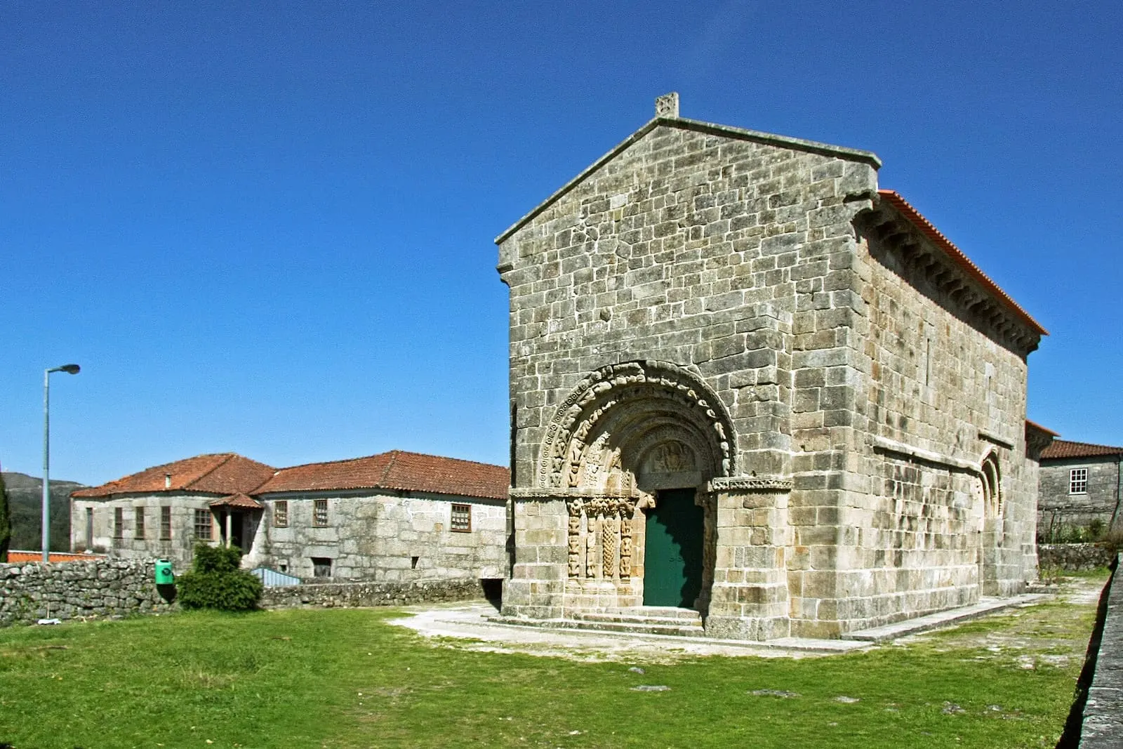 Église du Saint-Sauveur de Bravães