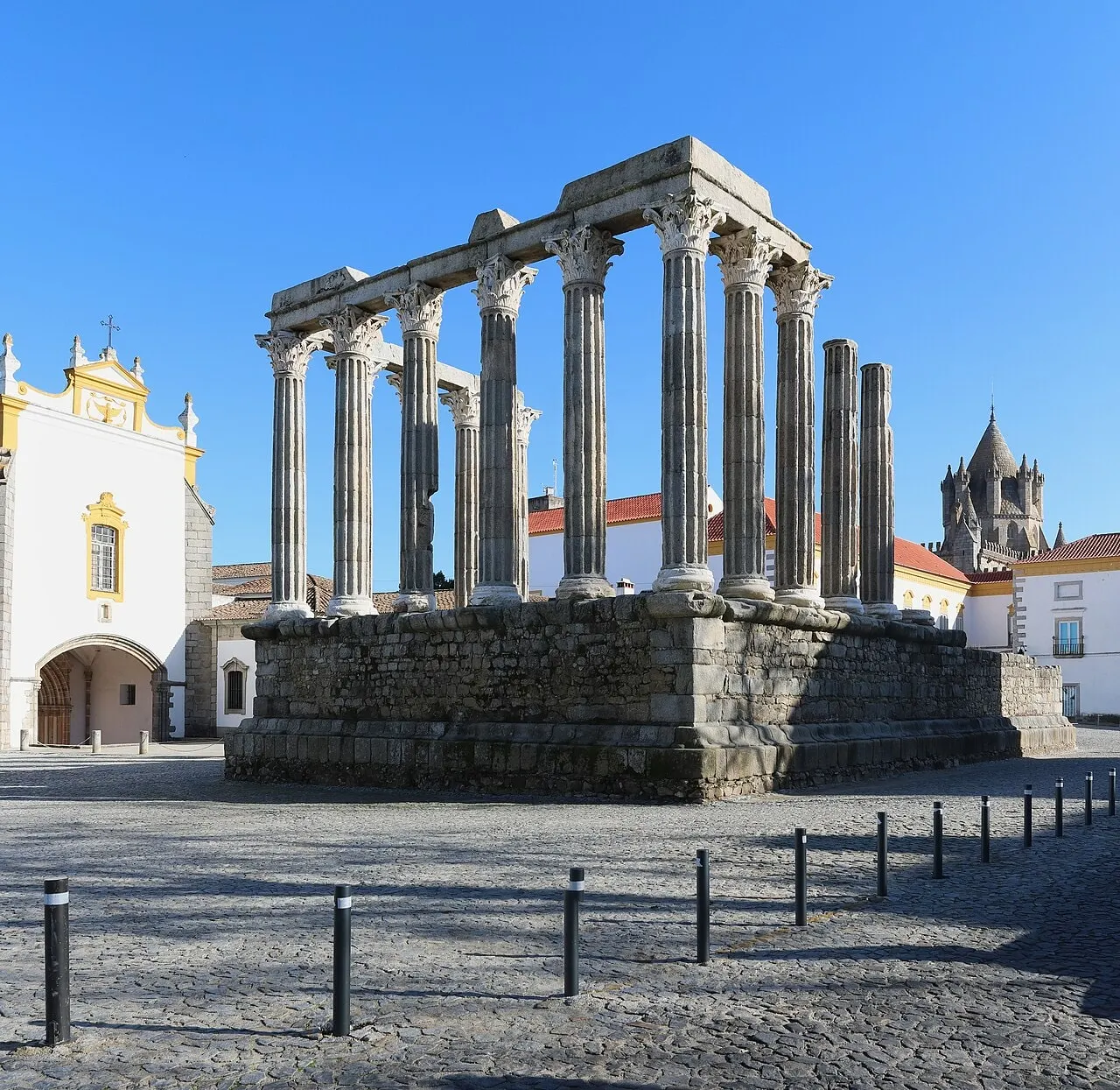Colunas do templo romano de Évora
